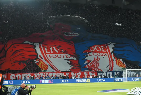 巴黎的漫威TIFO由斯坦李设计，利物浦球迷昨晚几乎鸦雀无声